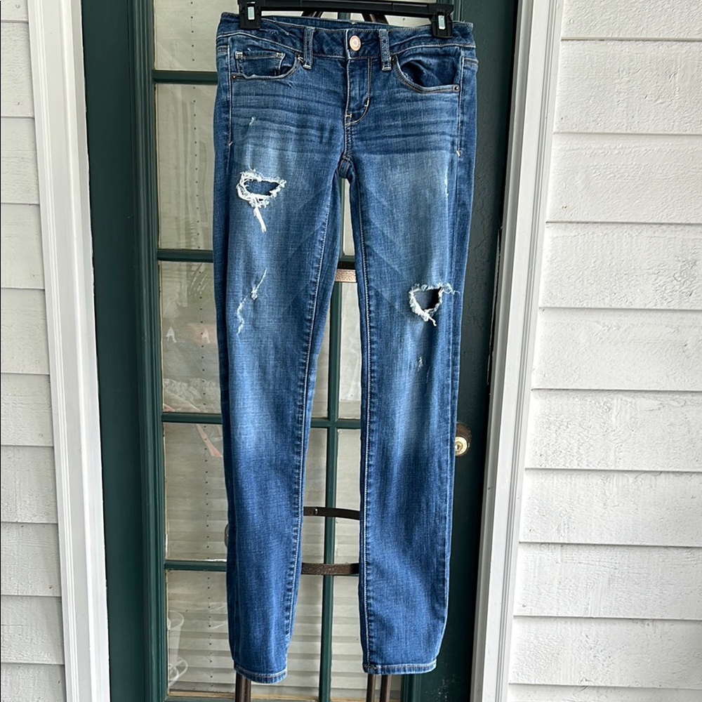 American Eagle Outfitters Blue Skinny Distressed Jeans size 2 Super Stretch